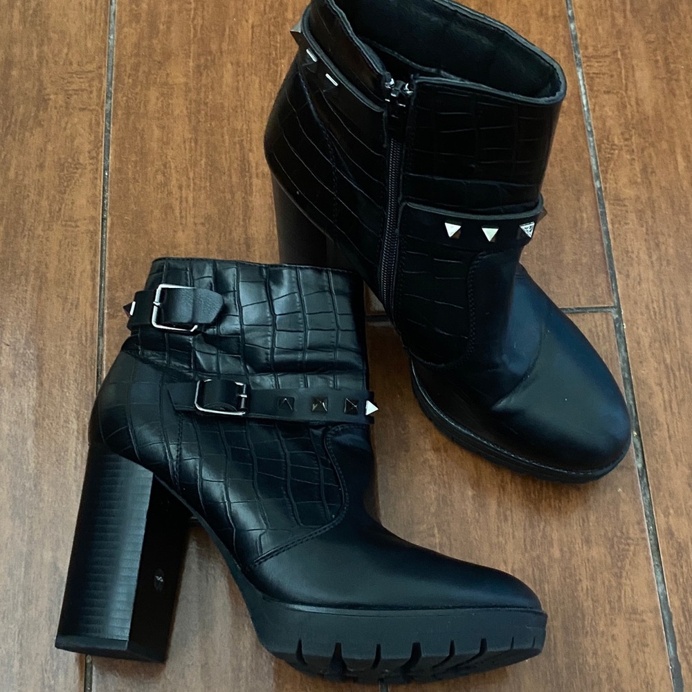 Mudd Black Textured Heeled Boots with Buckle